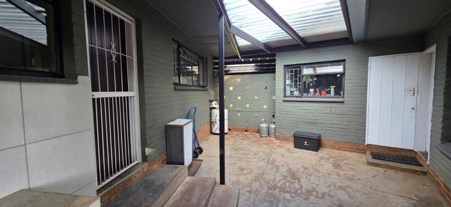 3 Bedroom Property for Sale in Flamwood North West